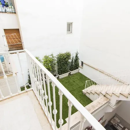 Mulberry House Nocleg ze śniadaniem Trani