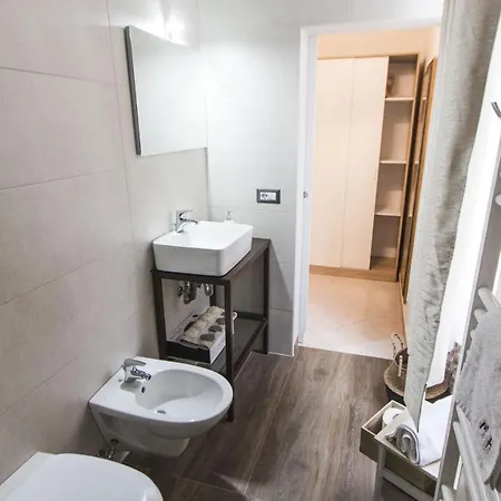 Mulberry House 4*